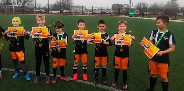 Регулярное участие в играх и турнирах